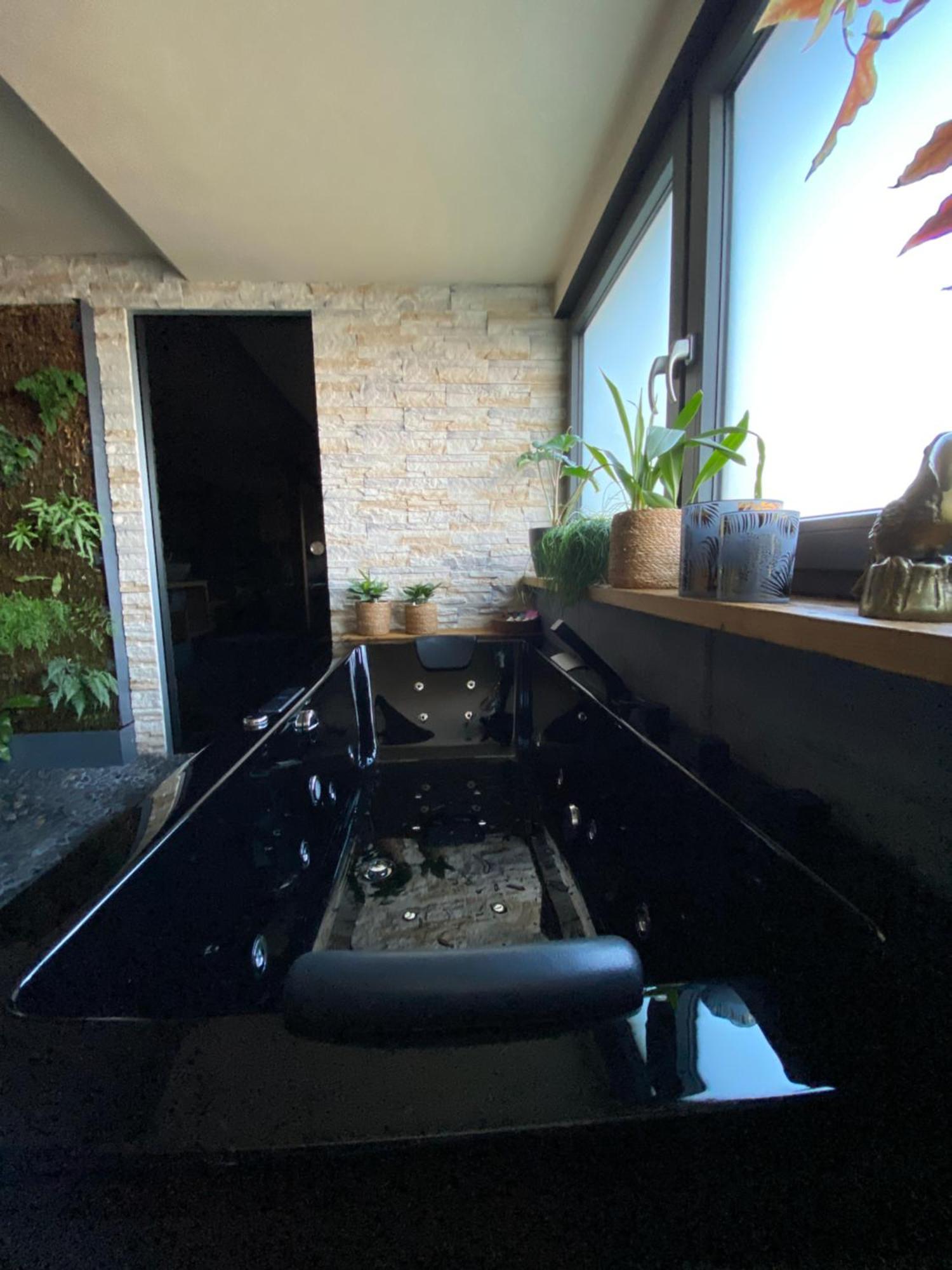 Private Wellness Suiten Mit Whirlpool Эссен Экстерьер фото
